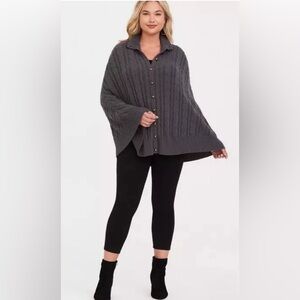 Torrid Woman‎ 1X/2X Classic Chic Academia Dark Charcoal Gray Cable Knit Poncho
